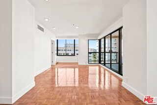 Building Photo - 10724 Wilshire Blvd