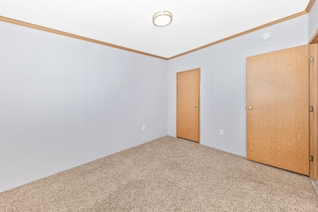 Building Photo - 16114 McGregor Dr