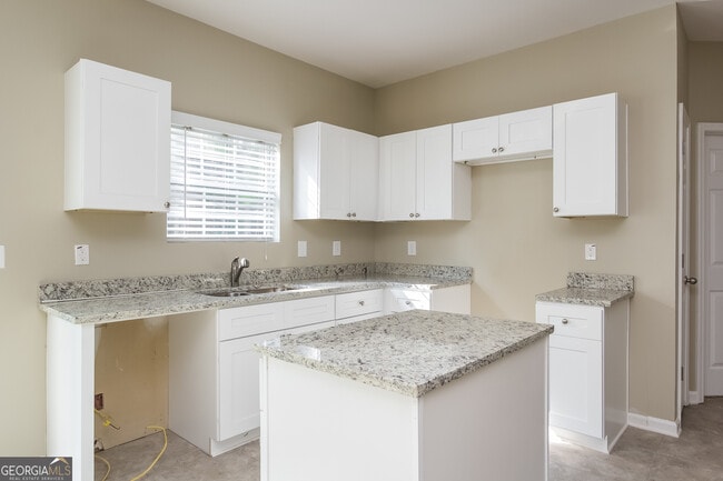 Building Photo - 5892 Village Loop