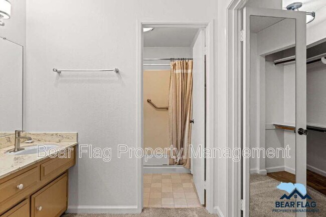 Building Photo - 7919 Ridgemont Dr