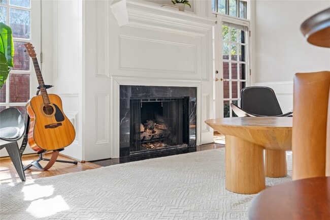 Building Photo - 6732 Vanderbilt St