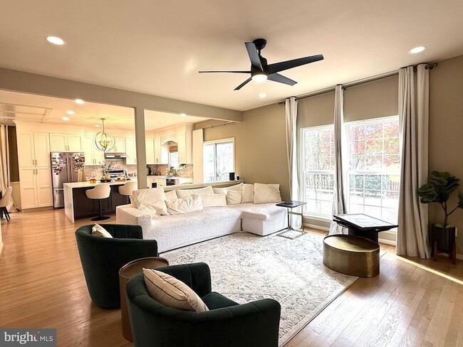 Building Photo - 21201 Sundial Ct