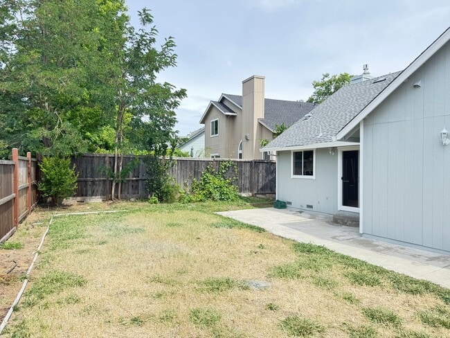 Building Photo - Beautifully Remodeled 3-Bedroom, 2-Bathroom home waiting for you !