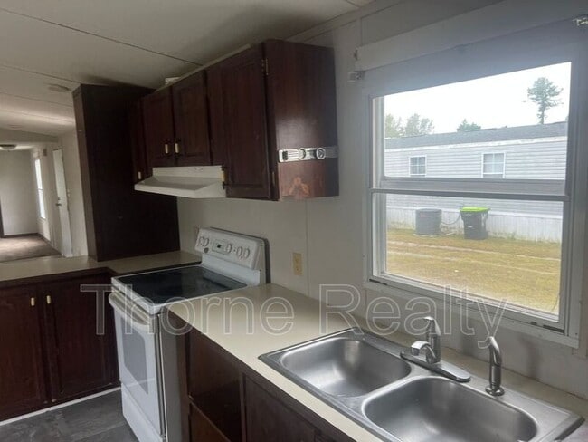 Building Photo - 81 Matts Ln