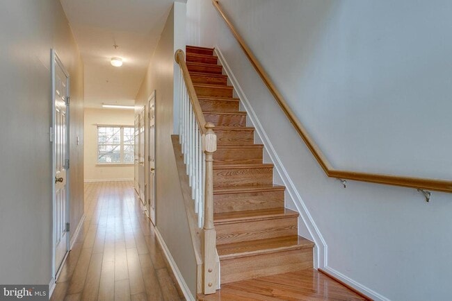Building Photo - 6042 Blue Point Ct
