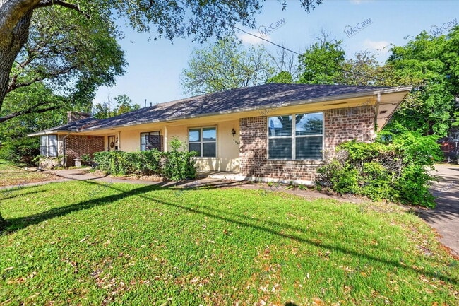 Building Photo - 206 N Graves St