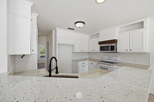 Building Photo - 1303 Cochise Trail