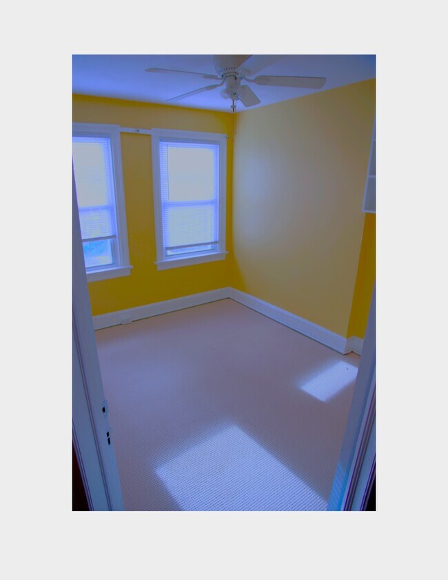 Building Photo - 754 E Washington Ave