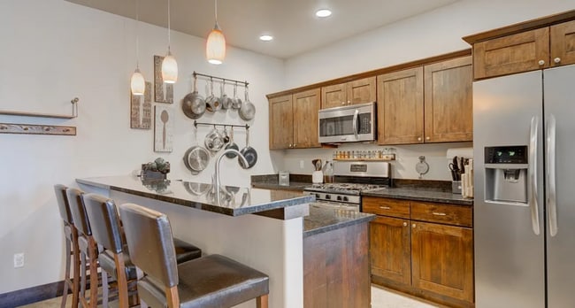 Building Photo - Well-kept Townhome for Rent in Bozeman! Near Parks, Schools and Trails.