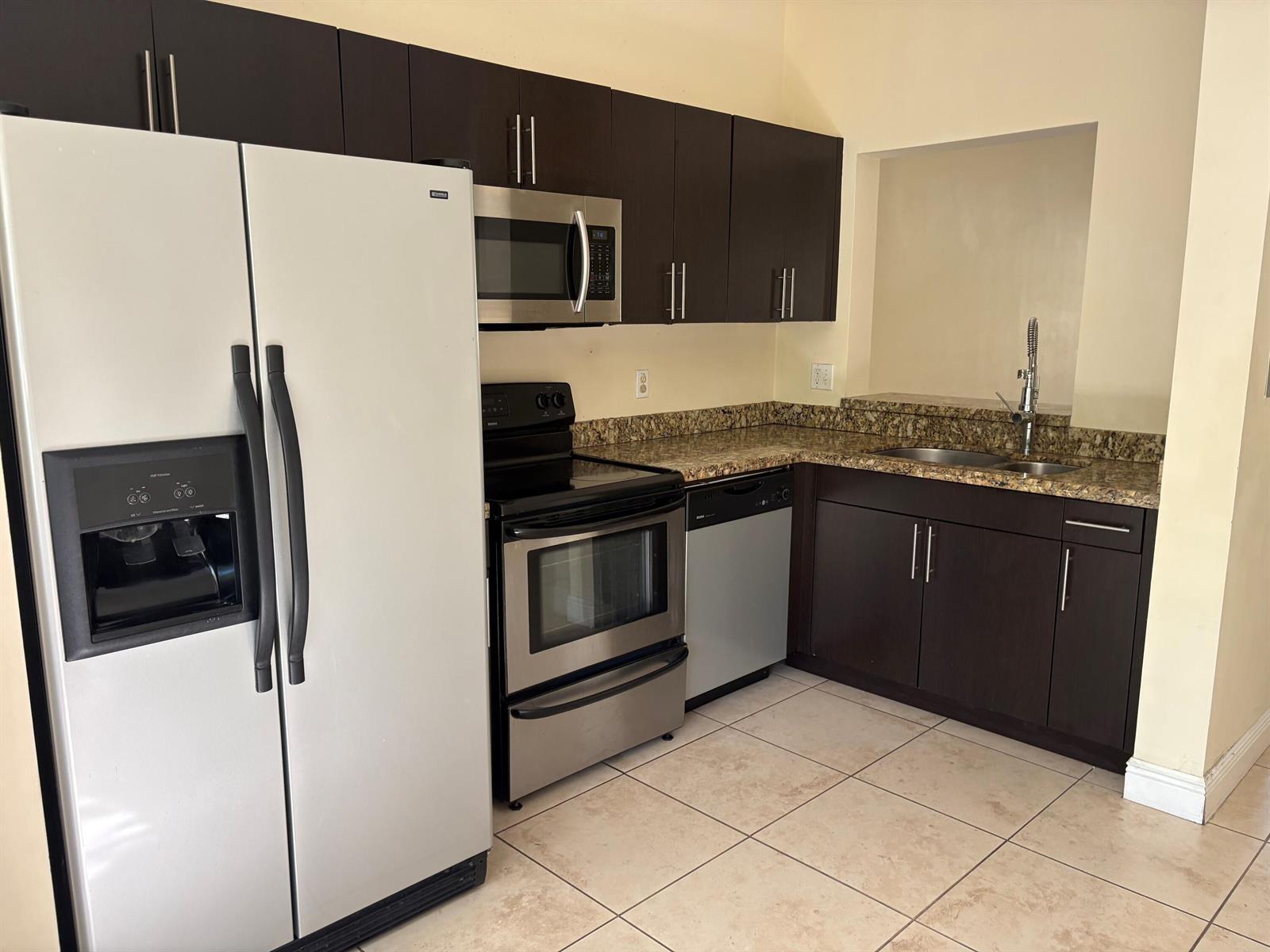 Building Photo - 6235 SW 47th Mnr