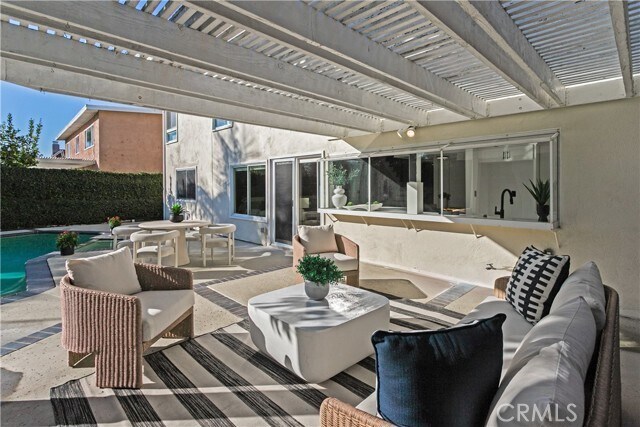 Building Photo - 9882 Kings Canyon Dr
