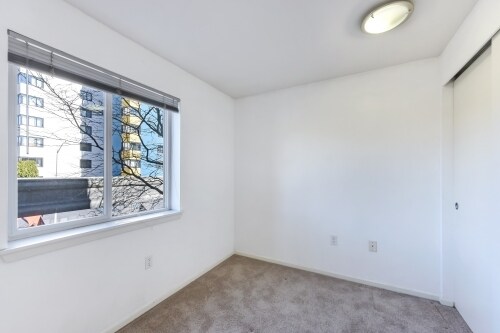 Building Photo - The Montreux - 2 bedrooms