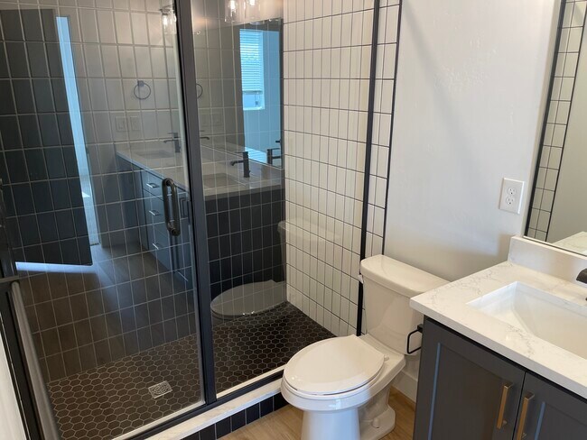 Building Photo - 954 W 350 S