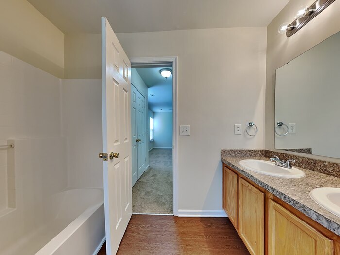 Building Photo - 3214 Westerwood Dr