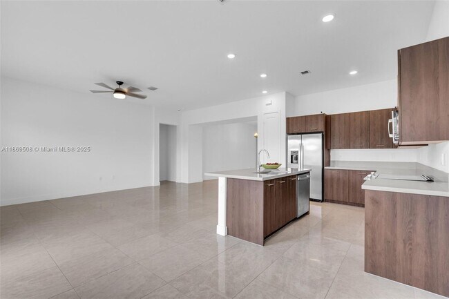 Building Photo - 4538 SW 173rd Ave
