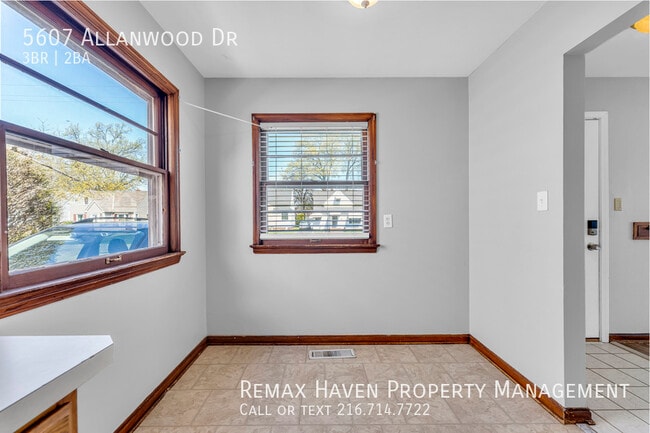 Building Photo - 5607 Allanwood Dr