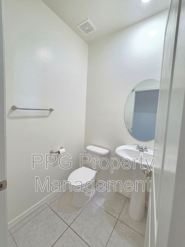 Building Photo - 20124 W Palo Verde Dr