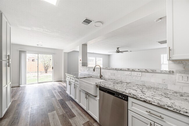 Building Photo - 2723 Piney Lake Ct