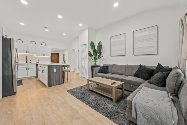 Building Photo - 26 NE 69th St