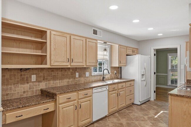 Building Photo - 7253 Stamford Dr