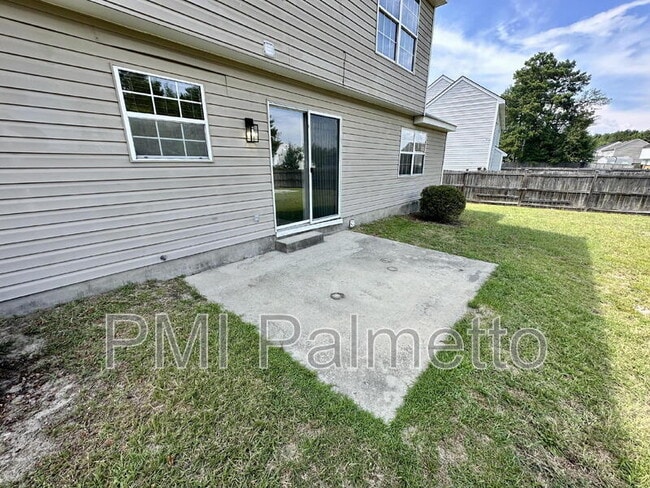 Building Photo - 227 Hardwood Dr