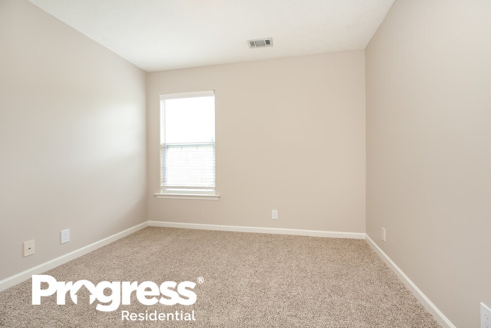 Building Photo - 106 Lyndhurst Dr