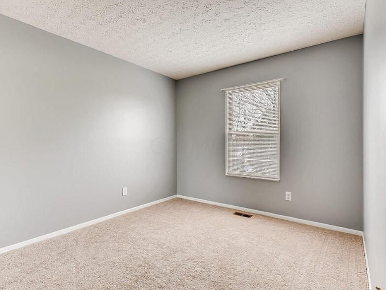 Building Photo - 6593 Delburn Ct