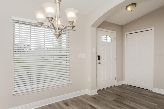 Building Photo - 463 Columbia Ct