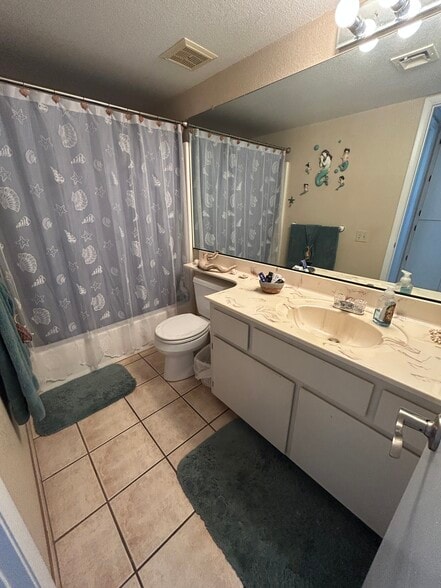 Guest Bathroom - 1788 Bahama Ave