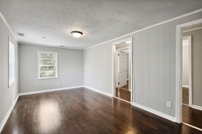 Building Photo - Large 2BR/2BA Eastside Savannah House For Rent