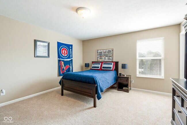 Building Photo - 6192 Bayard Dr
