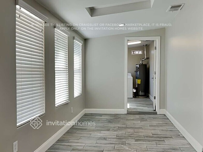 Building Photo - 7801 E Loma Land Dr