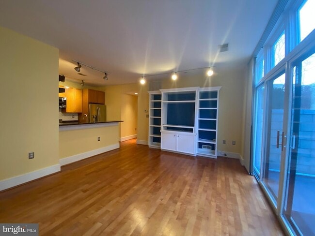 Building Photo - 1654 Euclid St NW