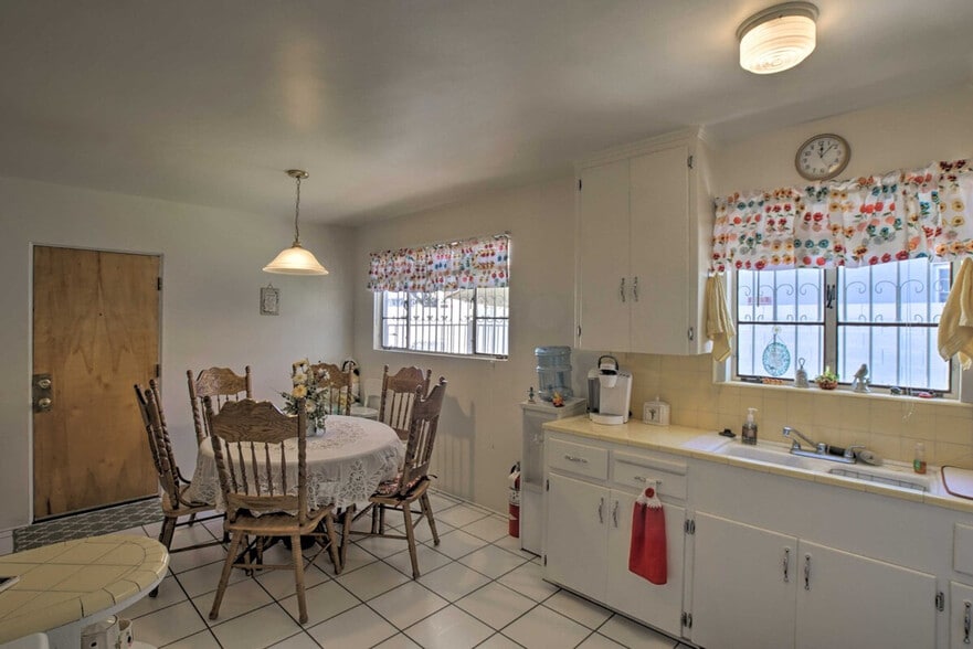 Building Photo - 2731 N 3rd Ave