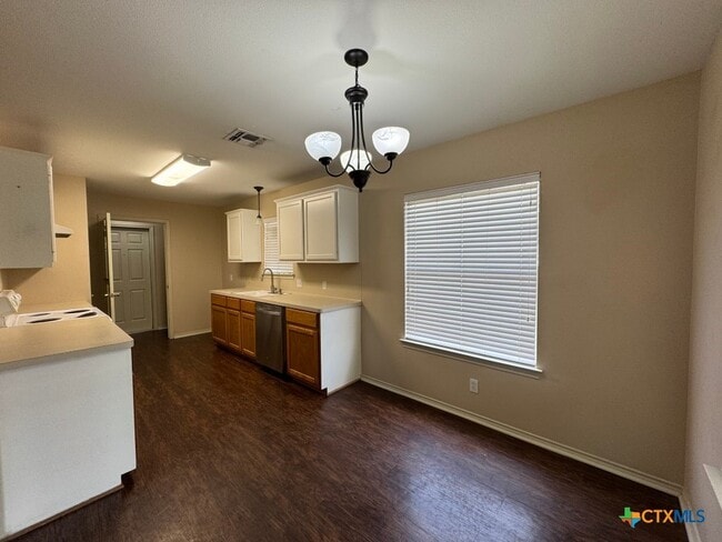 Building Photo - 102 Clydesdale Ln