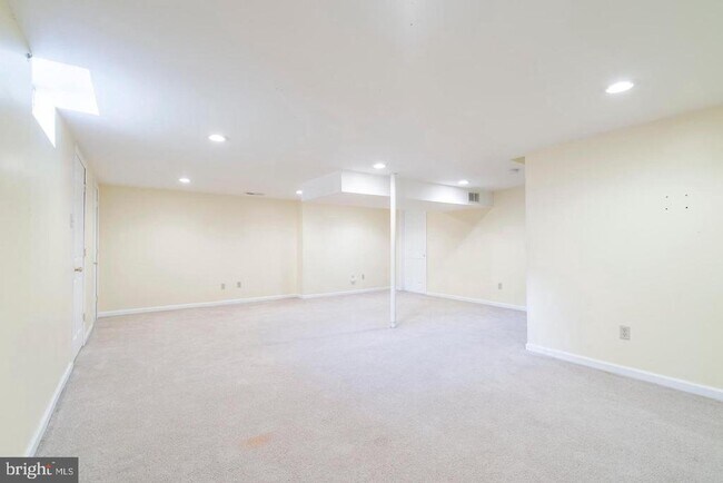 Building Photo - 4407 Waterford Way