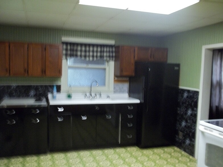 11109 SE 72 Kitchen 1 - 11109 72nd Rd SE