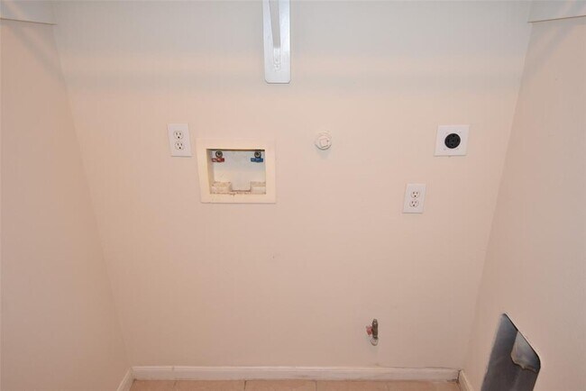 Building Photo - 8059 Villa De Norte St