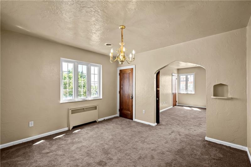 Dining room - 433 Winterhill St