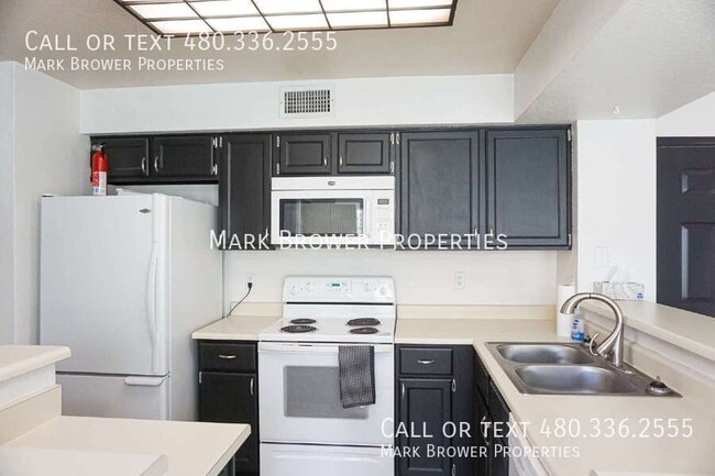 Building Photo - 2333 E Southern Ave