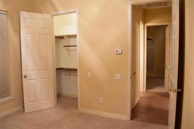 Building Photo - 11110 S Reach