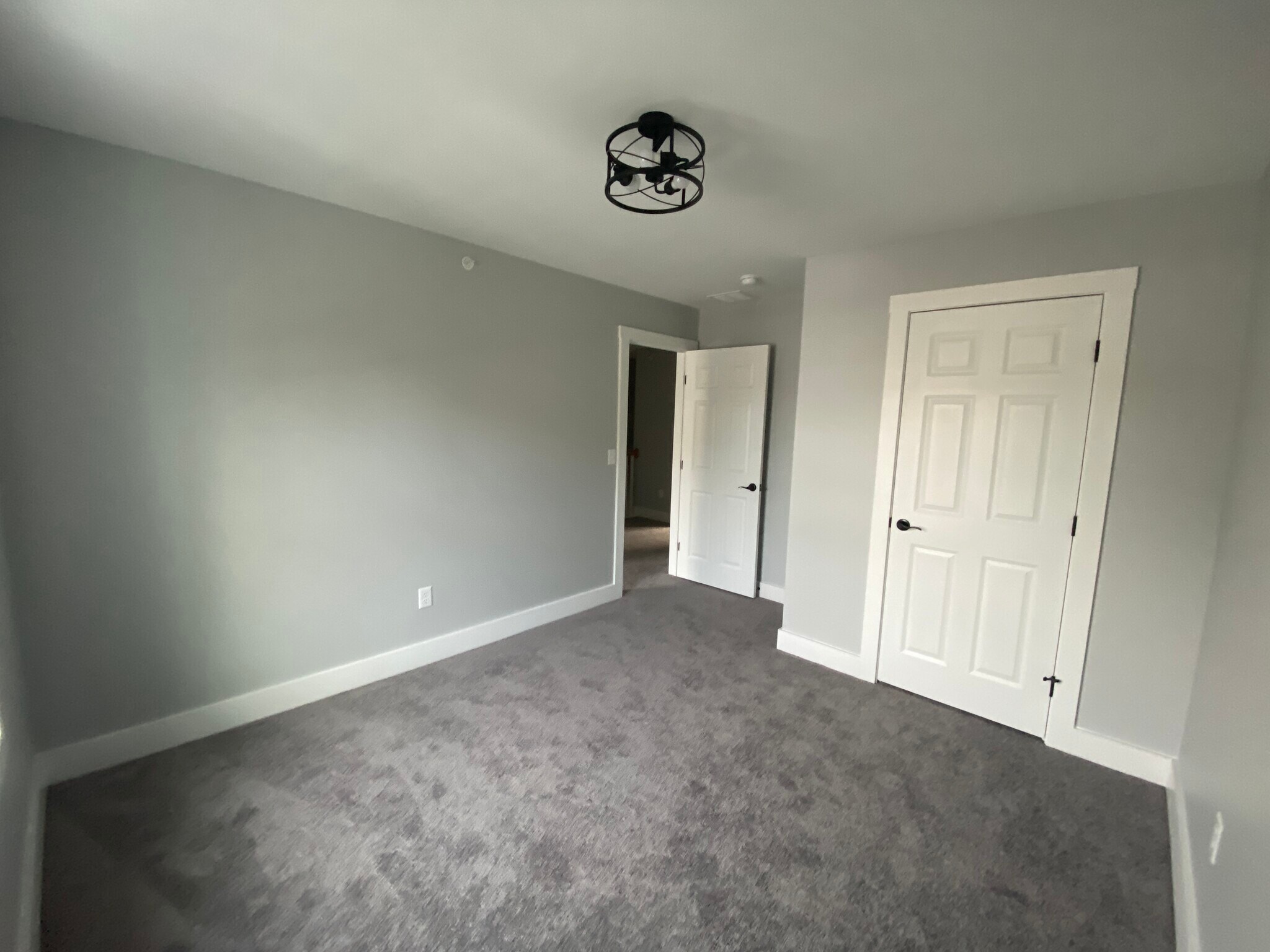 Building Photo - 32 Main St