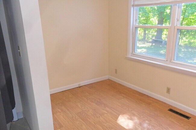 Building Photo - 28 Spring St