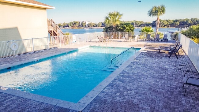 Building Photo - 340 Bluefish Dr