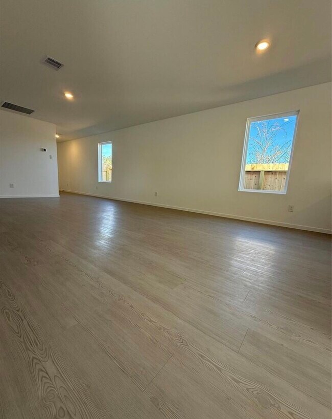 Building Photo - 14896 N Ascot Bend Cir