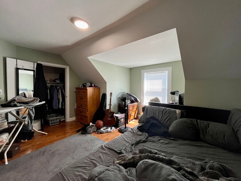 Building Photo - 45 Martin St