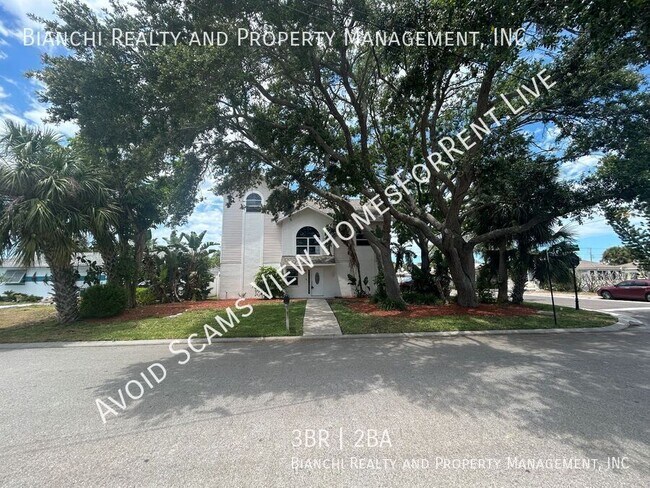 Building Photo - 1612 1st St