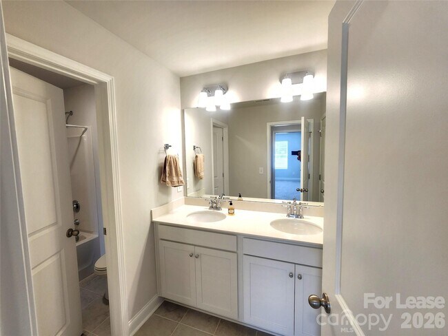 Building Photo - 4005 Puddle Pond Rd