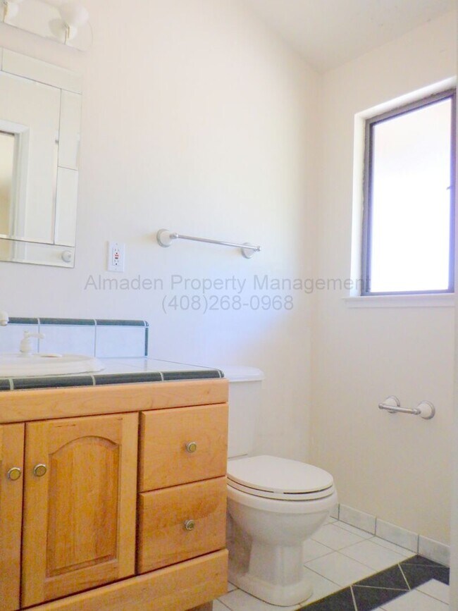 Building Photo - Cambrian 3BR/2BA Home w/ Central A/C, Pets Negotiable!