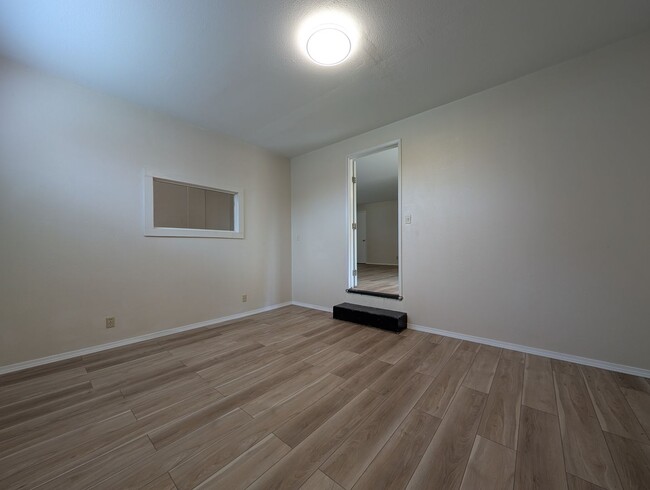 Building Photo - Great 2+ Bedroom, 1 Bathroom Duplex In Spr...